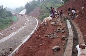 二級建造師考試知識點：路基排水設(shè)施施工