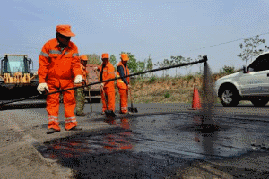 二級建造師考試知識點：無機結(jié)合料基層(底基層)養(yǎng)護