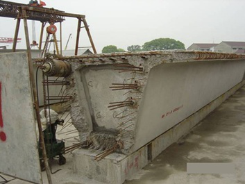 二級(jí)建造師考試公路知識(shí)點(diǎn)：后張法預(yù)制梁板施工技術(shù)